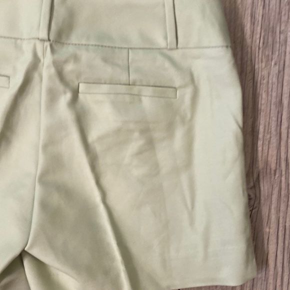 The Limited Pistachio Green Shorts Size 4 - Picture 4 of 7